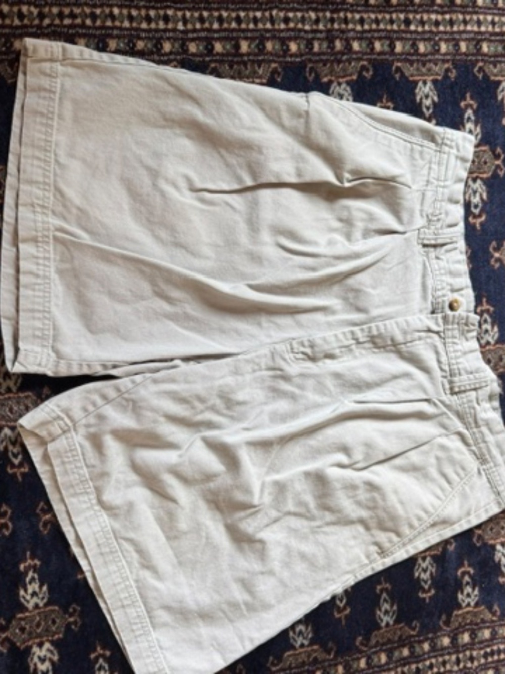 Perry Ellis size 38  tan shorts good cond